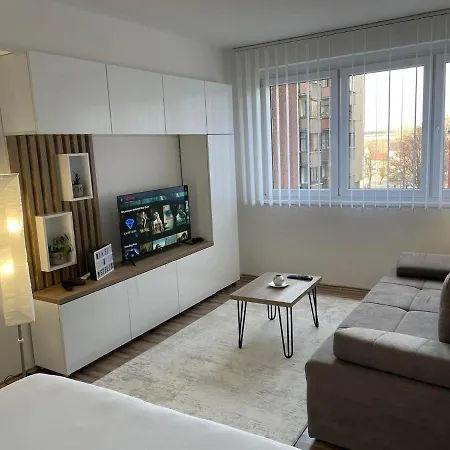 شقة Optimum 1 - One Bedroom - In Core City Center زينيتشا